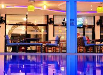 Sveltos *** hotel w Larnaka z samochodem